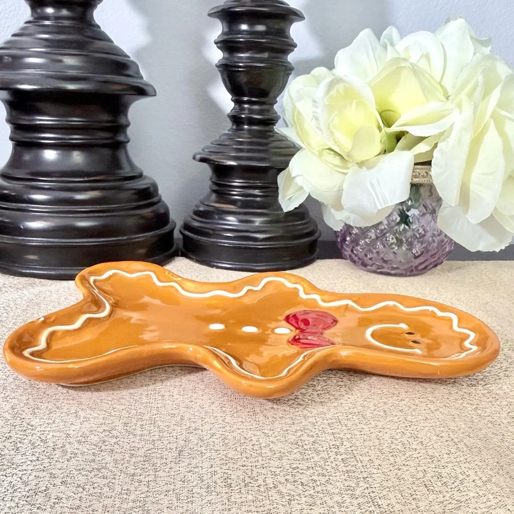 NWT GINGERBREAD MAN Ceramic Spoon Rest